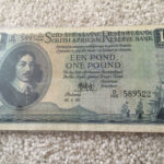 1952 South Africa One Pound (Een Pond) B146 MH De Kock 589522 Circulated